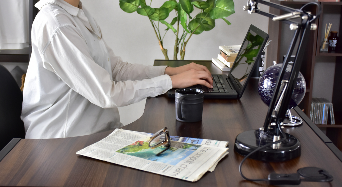 デスクを美しく保つ!ゴミ箱の配置とアイデアガイド