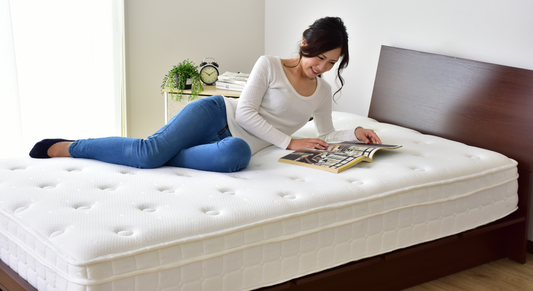 狭い部屋でも快適に！一人暮らしのためのベッド＆インテリアアイデア