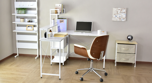 機能性とおしゃれなデザインを兼ね備えた書斎デスクの魅力