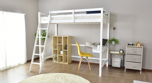 一人暮らし必見！ベッドとデスクの最適な配置ガイド