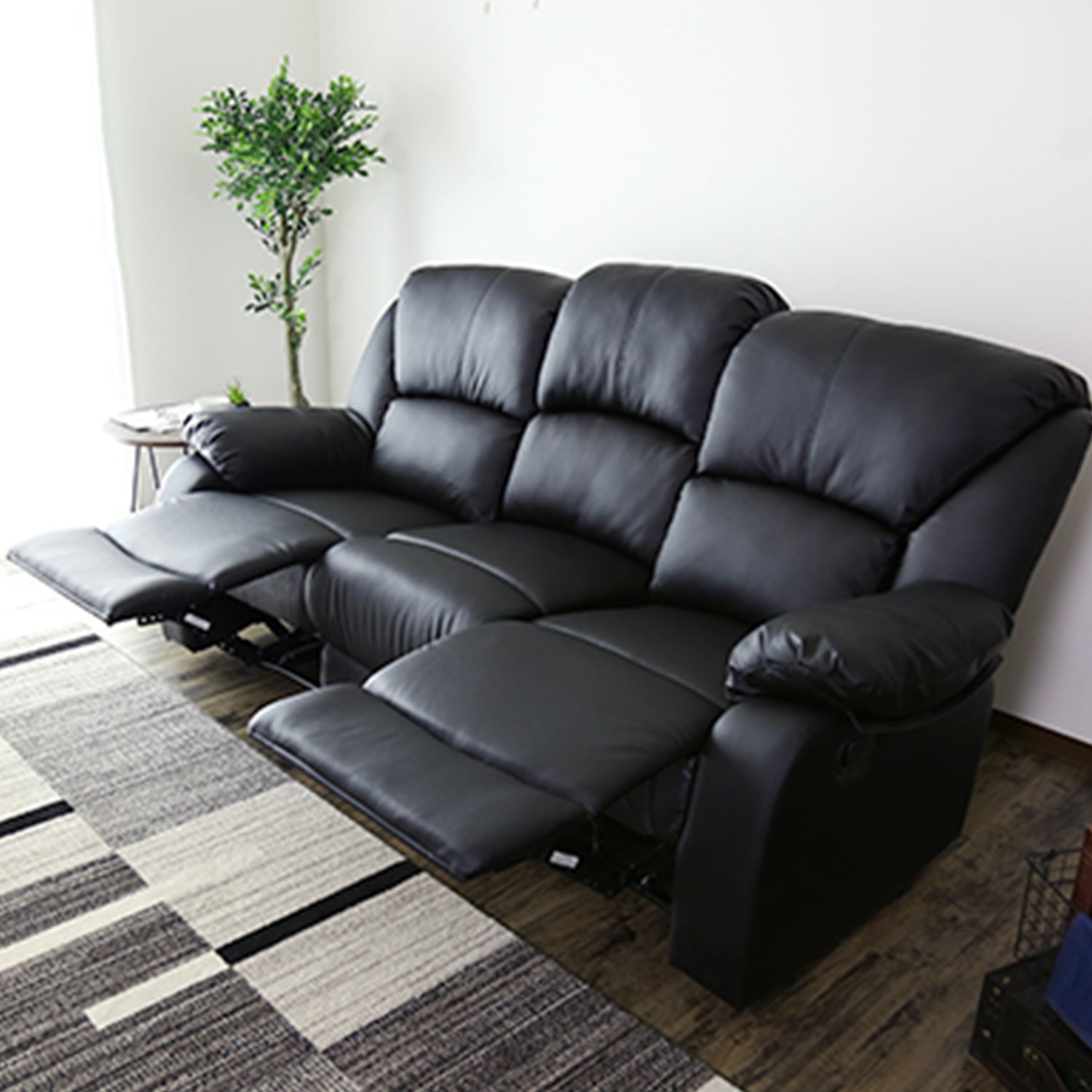 高級感溢れるデザインと贅沢な座り心地｜リクライニングソファ