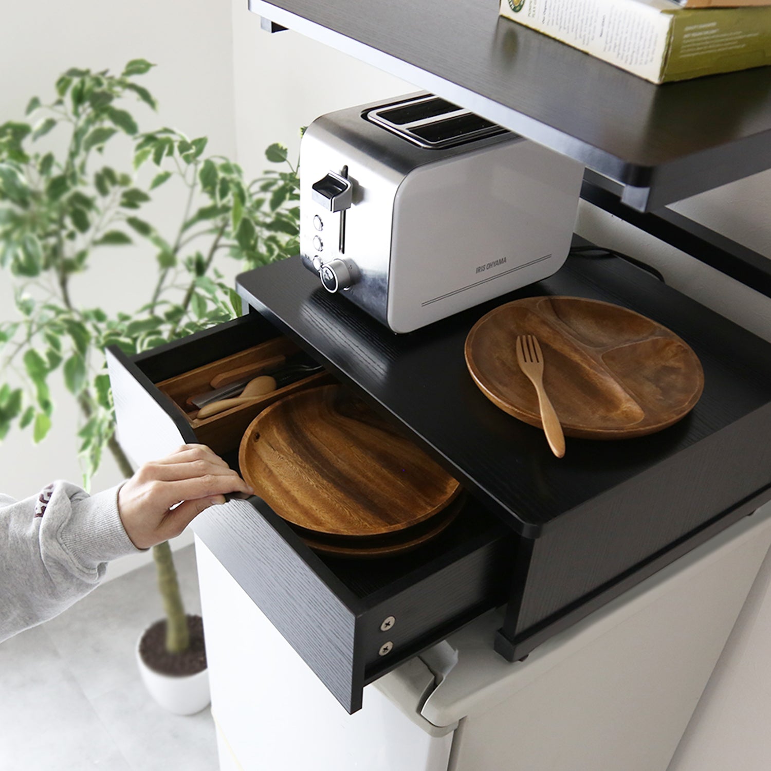 doris 冷蔵庫上収納 高さ調整/スライド棚付き トルト – remembrance-doris